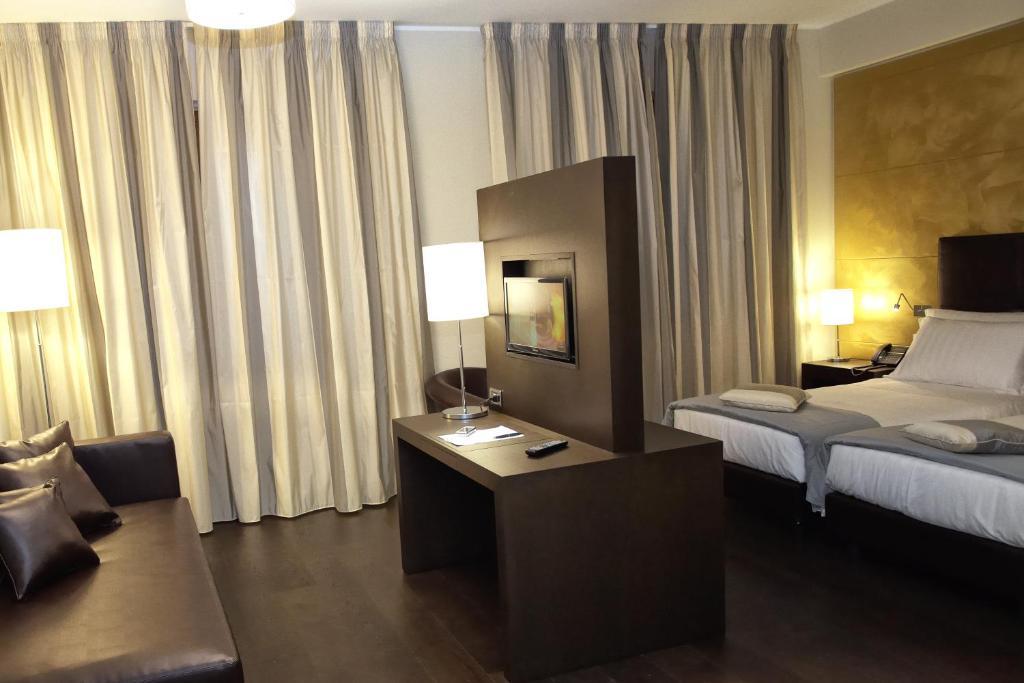 La Dimora Del Baco Hotel L'Aquila Room photo